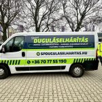 SP Duguláselhárítás feliratozott autója helyszíni kiszálláshoz